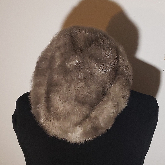 Vintage Fur Hat - Picture 2 of 4